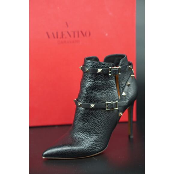 Valentino Rockstud Pointy Toe Calfskin Leather Bootie SZ 37 Black $1375 Used - Picture 1 of 12